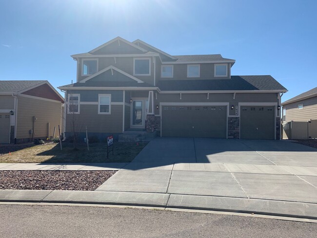 GORGEOUS TWO STORY WITH UNFINISHED BASEMENT - GORGEOUS TWO STORY WITH UNFINISHED BASEMENT House