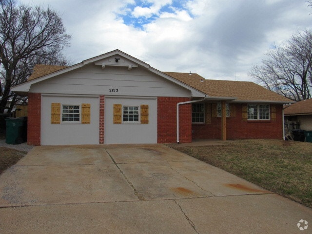 Building Photo - 2813 SE 46th St Rental