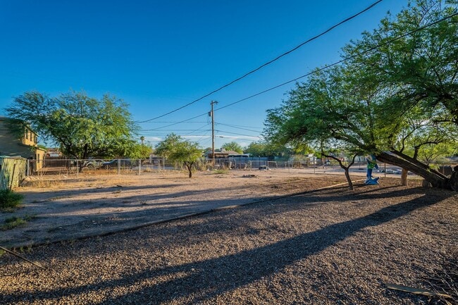 Photo - 436 E Waverly St