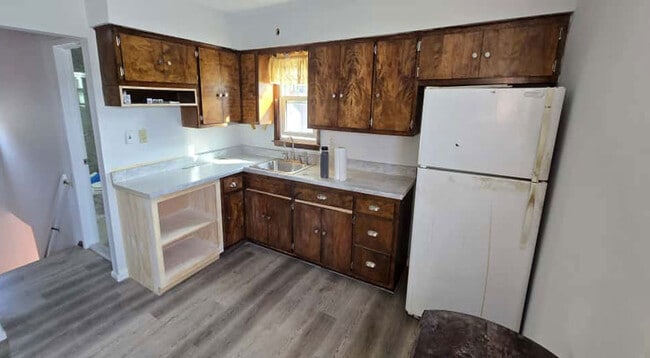 Photo - 242 Park Ave