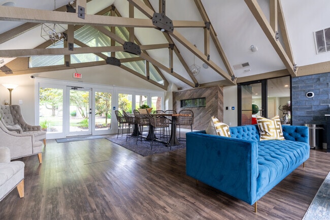 Breckinridge Square - Clubhouse - ReNew Breckenridge