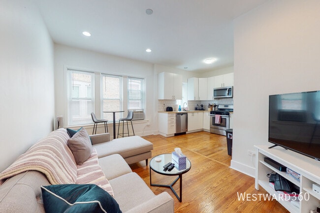 Building Photo - 4545 N Albany Ave Unit 2