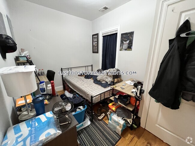 Building Photo - 128 Bremen St Unit 3 Rental
