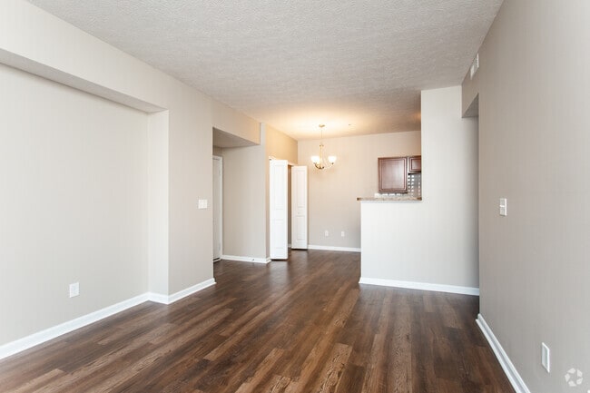 1BR, 1BA - 678 SF - The Foxfire