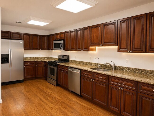 Photo - 135 38th St Unit 404