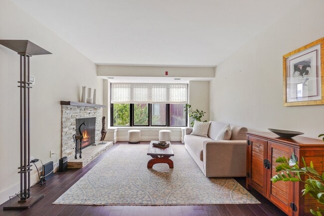 Photo - 1080 Wisconsin Ave NW Unidad #3002