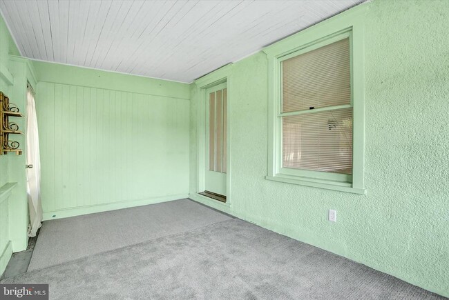 Photo - 319 N 2nd St
