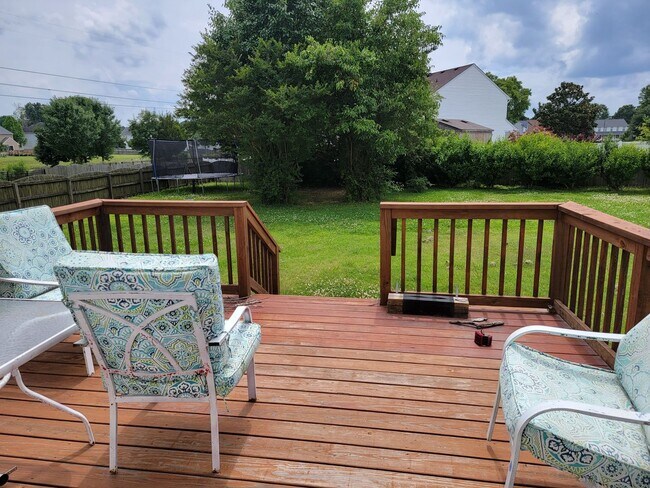 Photo - Spacious 4 Bedroom in Stonegate