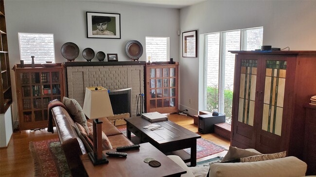 Photo - 1209 Milford St