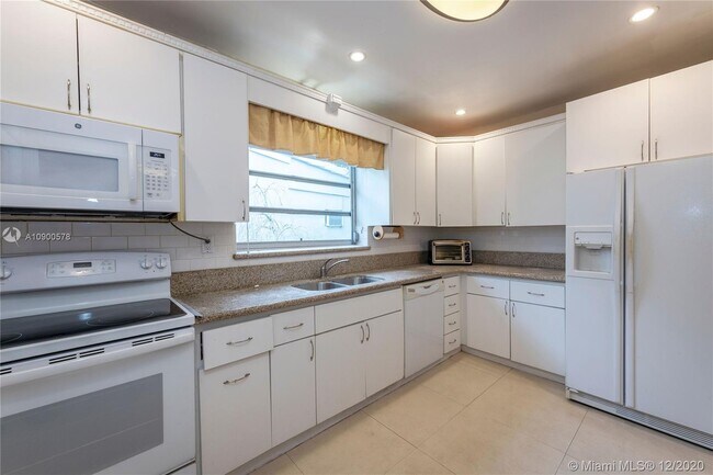 Photo - 9025 Garland Ave