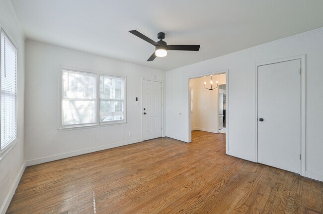 1507 NW 28th St