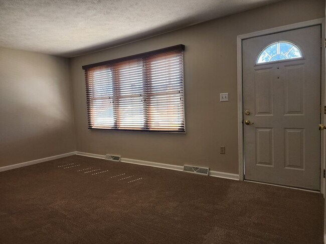 Photo - 739 Stouffer Ave