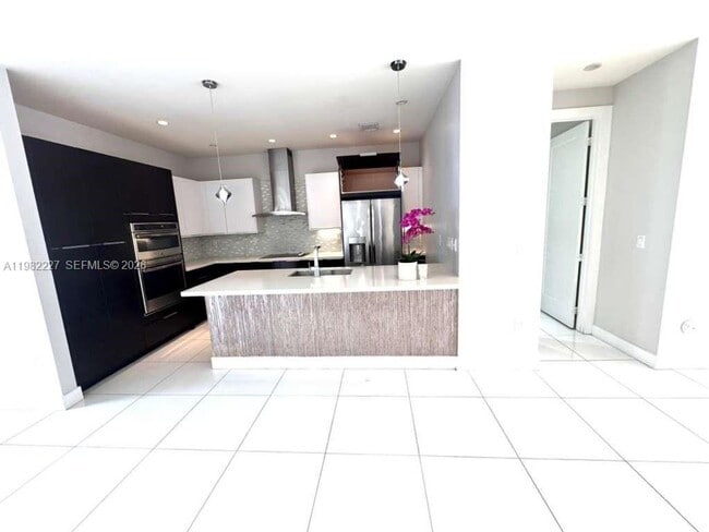 Photo - 6458 NW 103rd Psge