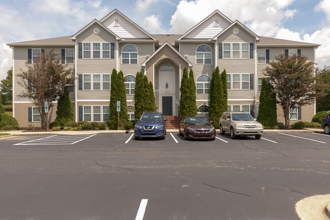 Cozy Greensboro 2 Bedroom 2 Bathroom Condo - Cozy Greensboro 2 Bedroom 2 Bathroom Condo