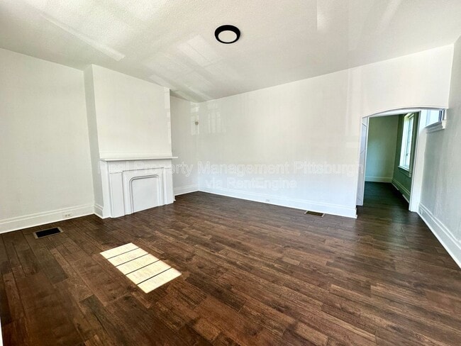 Photo - 1379 Paulson Ave