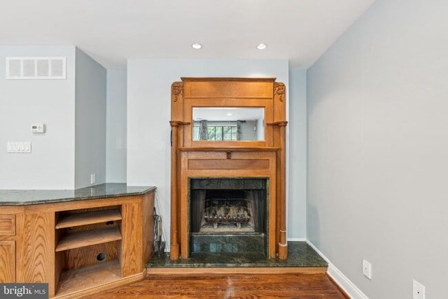 Photo - 2028 Arch St
