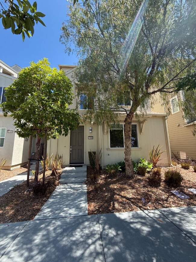 Building Photo - Bright & Spacious 3-Bedroom, 3.5-Bathroom Newark Home with Private Balcony