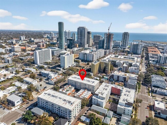 Building Photo - 600 3rd Ave S Unit 203