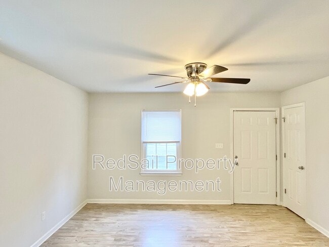 Photo - 109 Peachtree Ln