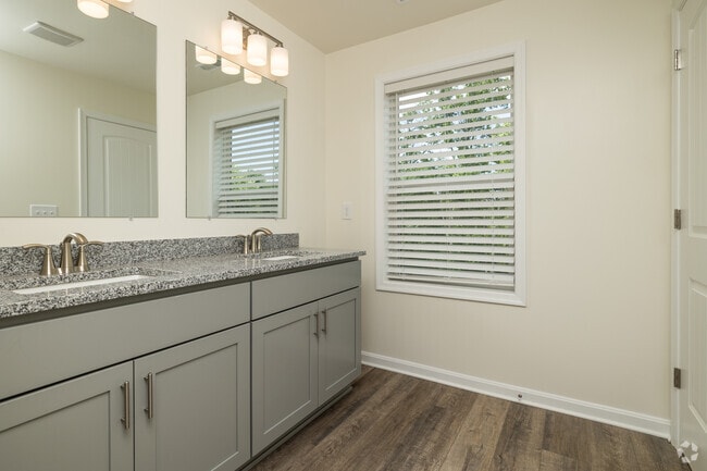 3BR, 2.5BA - 2,782SF - Primary Bathroom