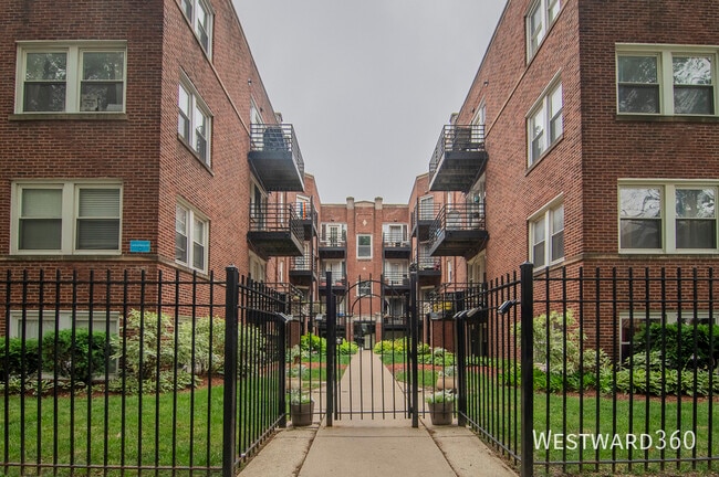 Photo - 4334 N Sacramento Ave Apartment Unit 3W