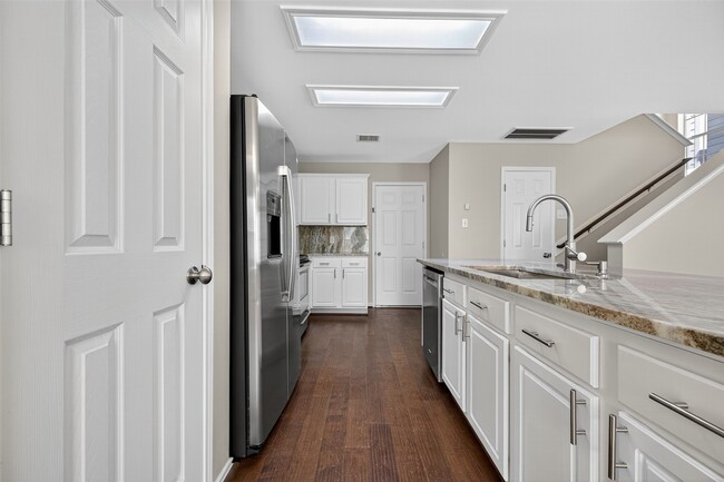 Building Photo - 54 Marble Rock Pl
