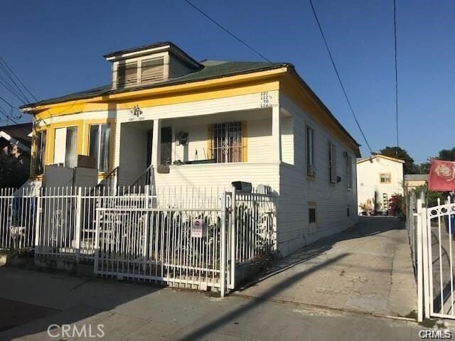 Building Photo - 120 S Clarence St Unit 120 Rental