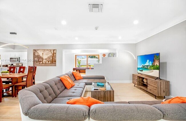 Photo - 5320 NE 16th Terrace