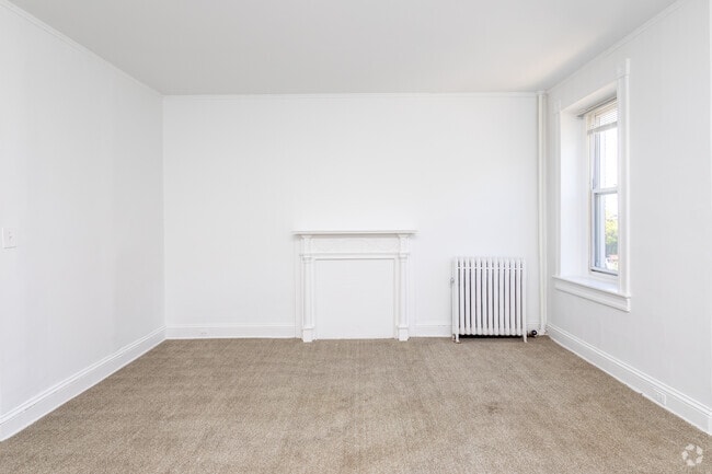 1BR, 1BA Plus - 850 SF - Living Room