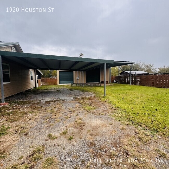 Photo - 1920 Houston St