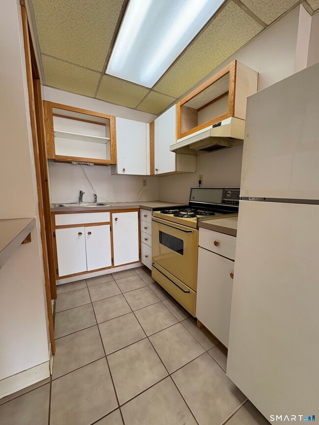 Building Photo - 278 Chamberlain Rd Unit Lower Studio