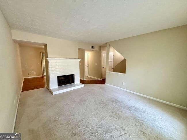 Photo - 666 Stratford Green Way