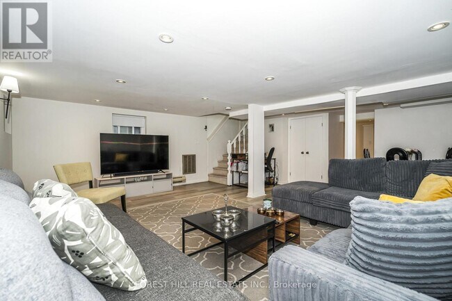 Photo - 79 Marmot St