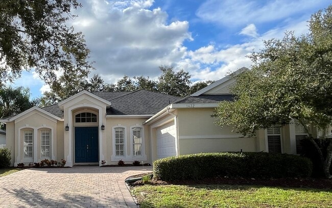 Building Photo - Retreat at Wekiva Gated Home with 3 Bedroo...
