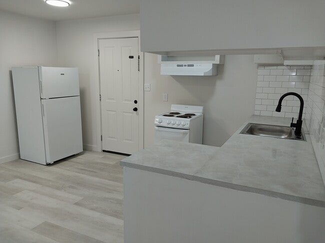 Building Photo - 626 W King Ave Unit A Rental