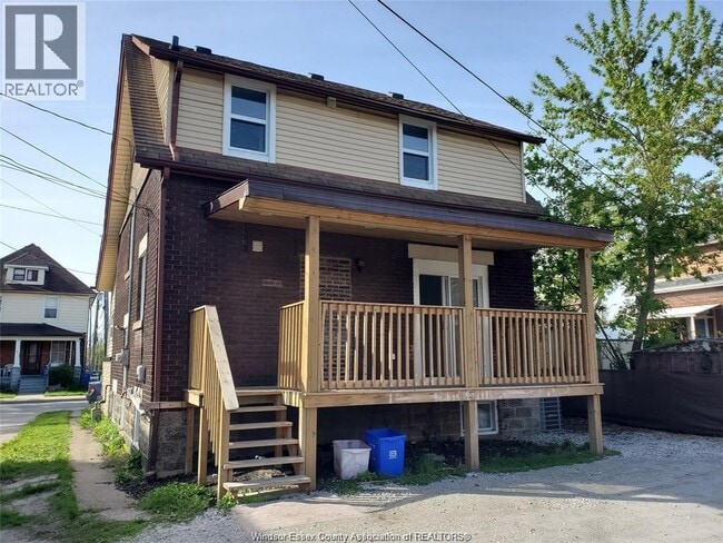 Photo - 348 Caroline St