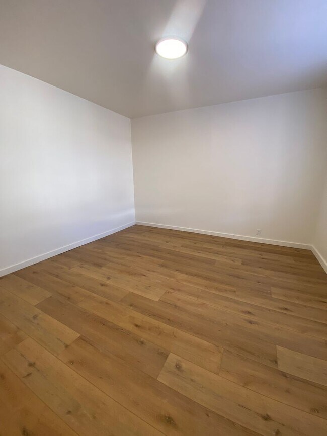 Photo - 4716 Louisiana Ave Unit 1F