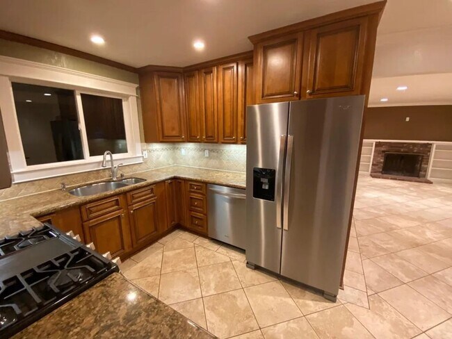 Photo - Charming 3-Bedroom Home in a Family Friend...