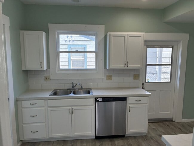 Photo - PALM AVENUE 4874-4876 Unidad 4874