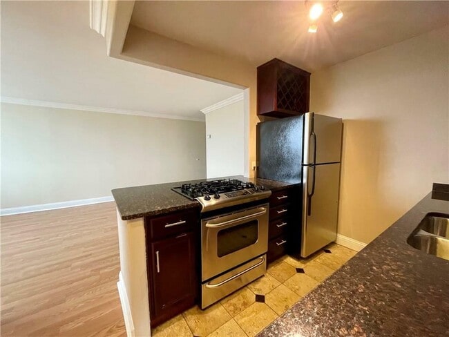 Photo - 700 E 8th St Unit 10J