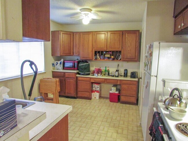 Photo - 600 Normal Park Dr Unit B