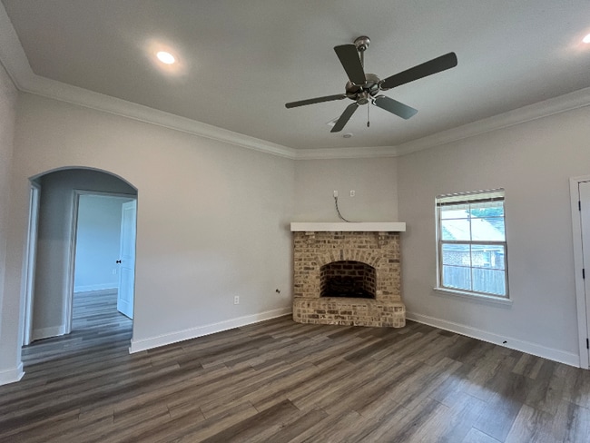 Photo - 579 Silver Hill Dr