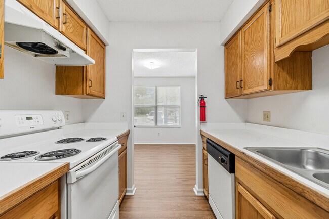 Photo - 702 Meadowbrook Dr