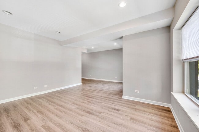 Photo - 4143 S Michigan Ave Unit 4143 S. Michigan Ave #1