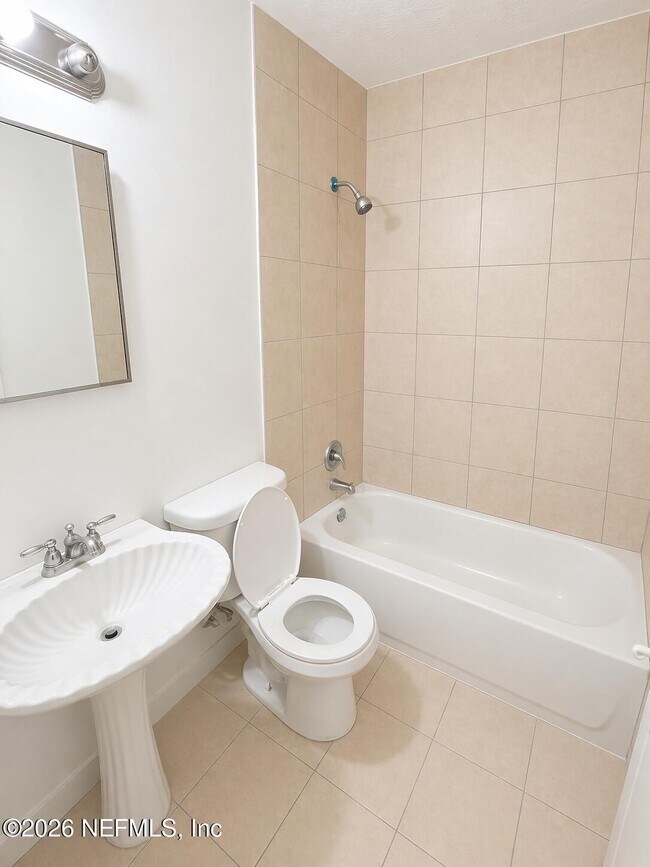 Photo - 7104 Ken Knight Dr W