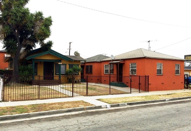 Photo - 1301 W 101st St