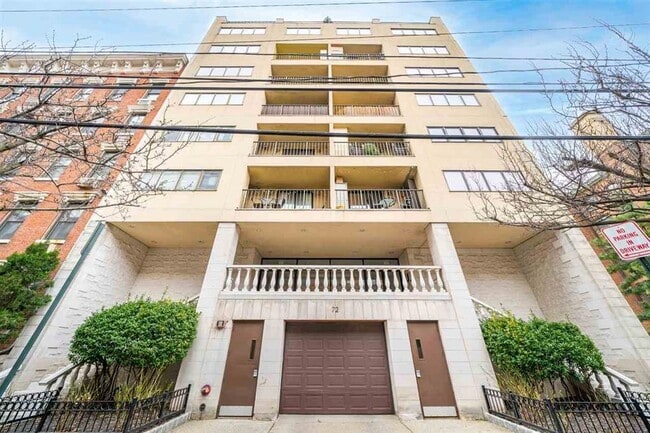 Building Photo - 72 Park Ave Unit 6A