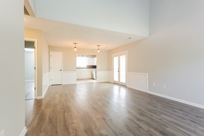 Photo - 206 Glenlea Ln