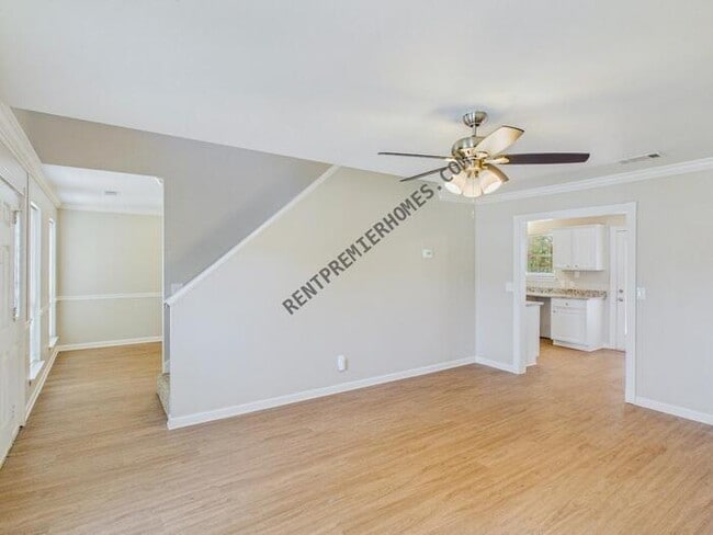 Building Photo - 11600 Shady Ridge Dr