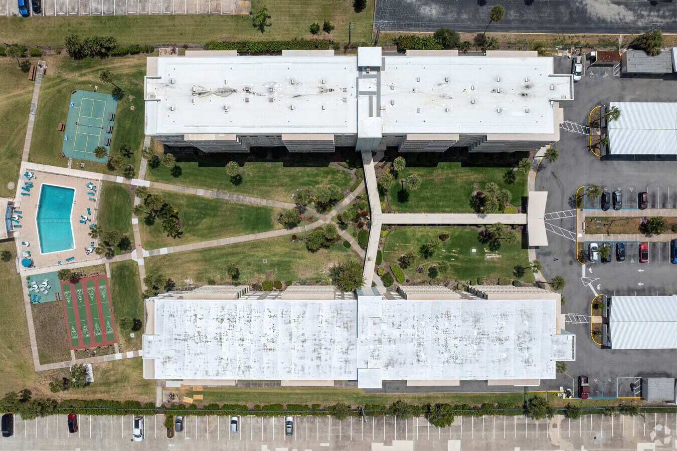 2020 N Atlantic Ave Cocoa Beach, FL 32931 - Twin Towers